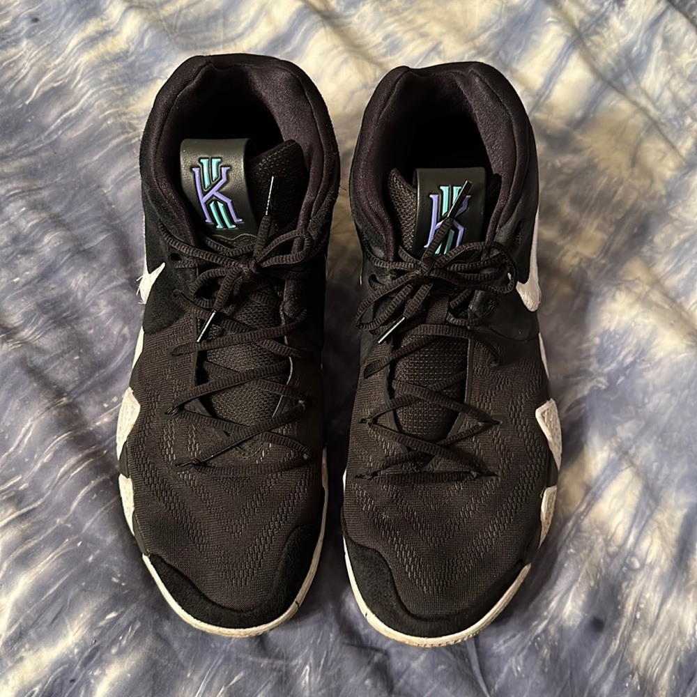 Kyrie 4